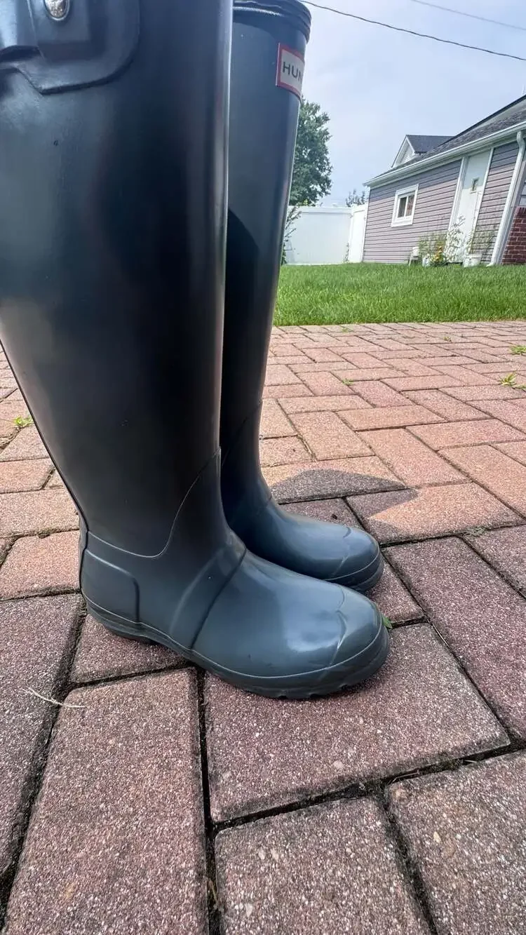 Hunter Women's Original Tall Gloss Rain Boots, Gray